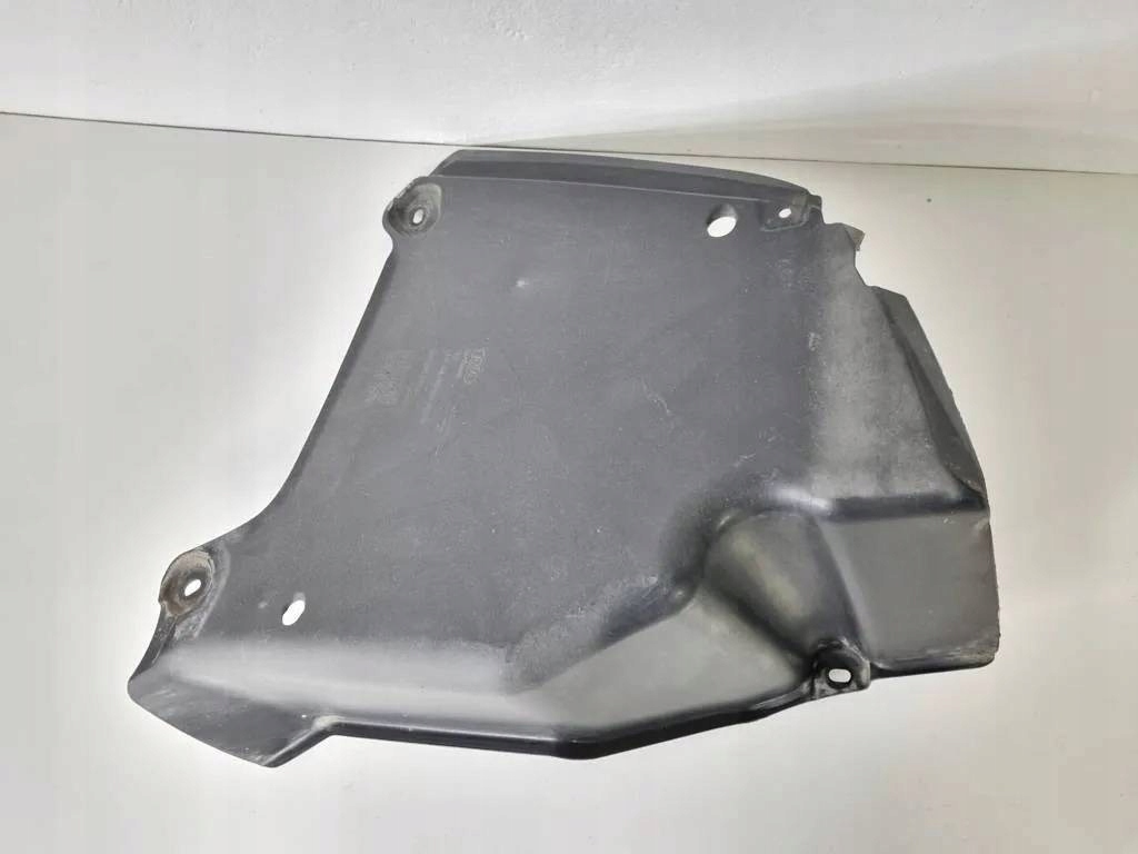 cover chassis rear part left side Audi A4 B8 facelift 2013 8K0825219A