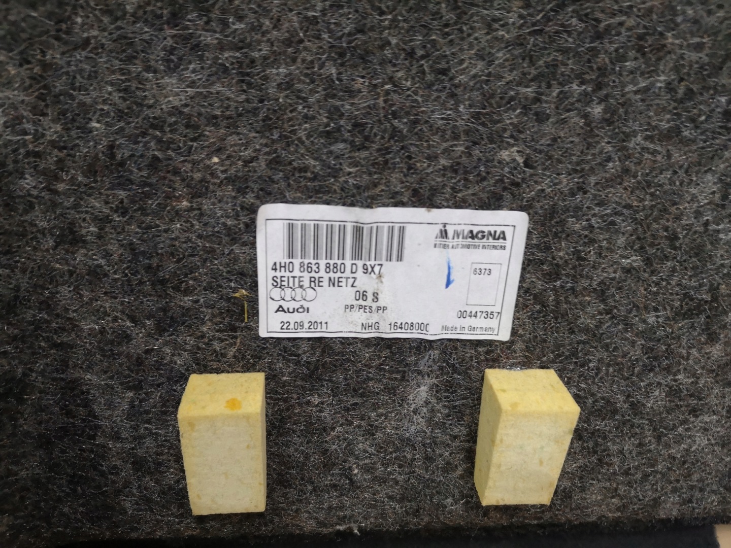 AUDI A8 4H D4 boot upholstery right 4H0863880D