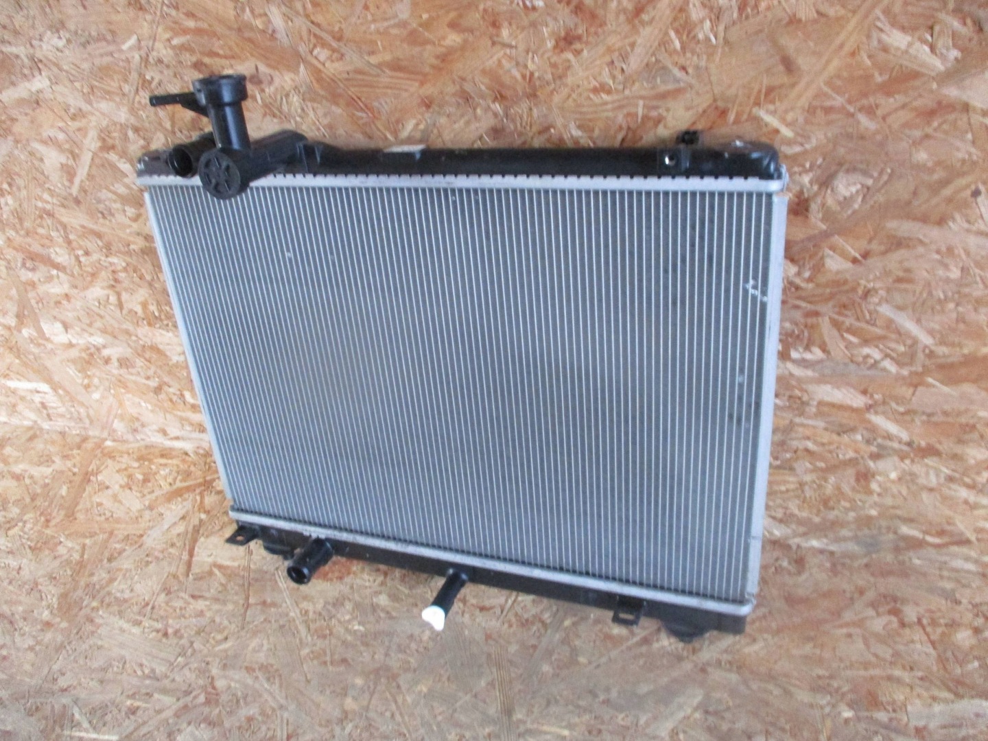 water cooler SUZUKI SWIFT V 1,0, 1,2