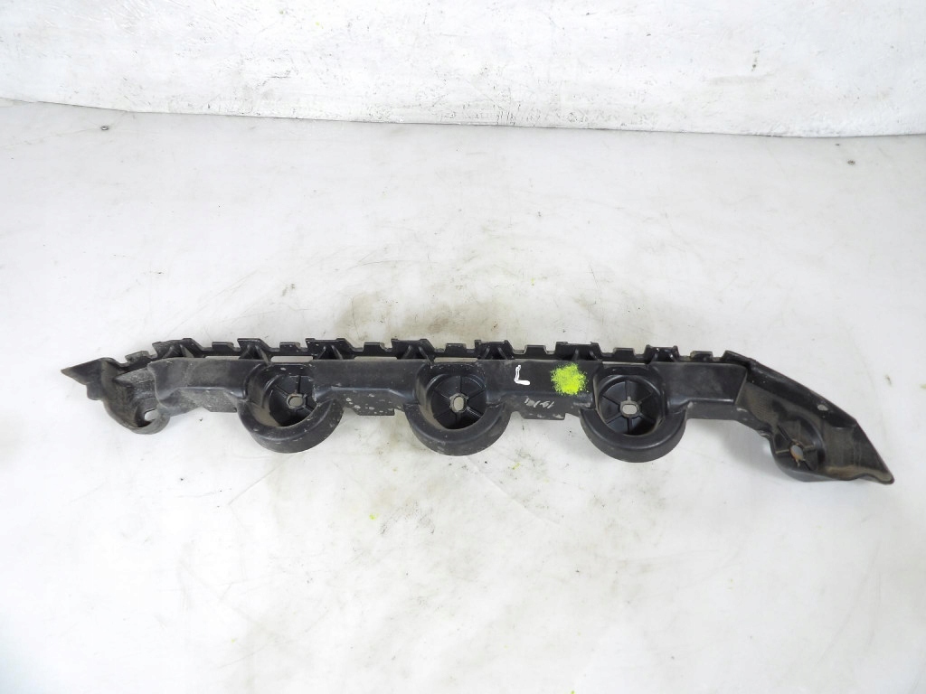 Skoda OE 6V9807393A bumper bracket