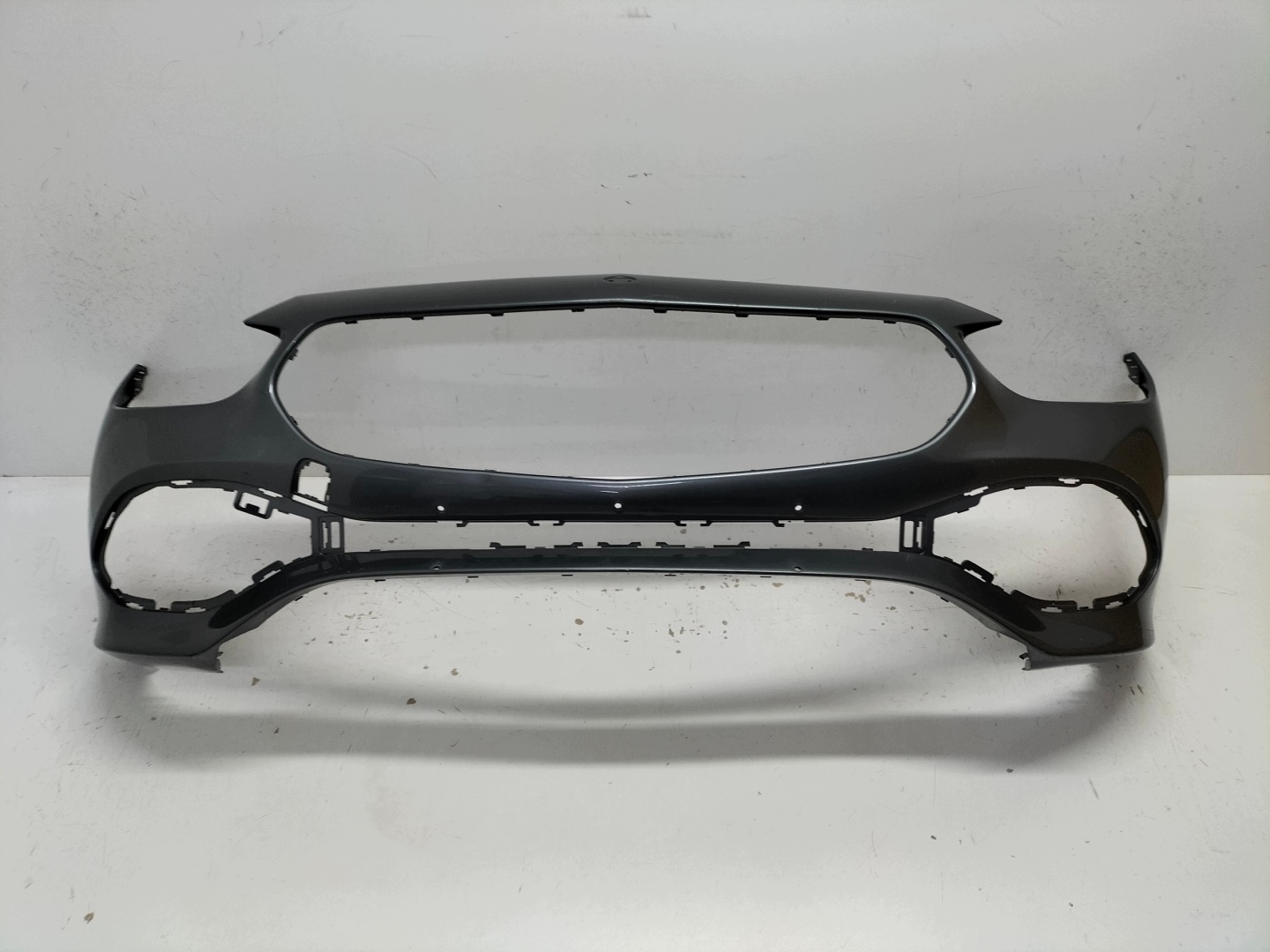 front bumper front MERCEDES C KLASA W206 21- wersja below side PDC
