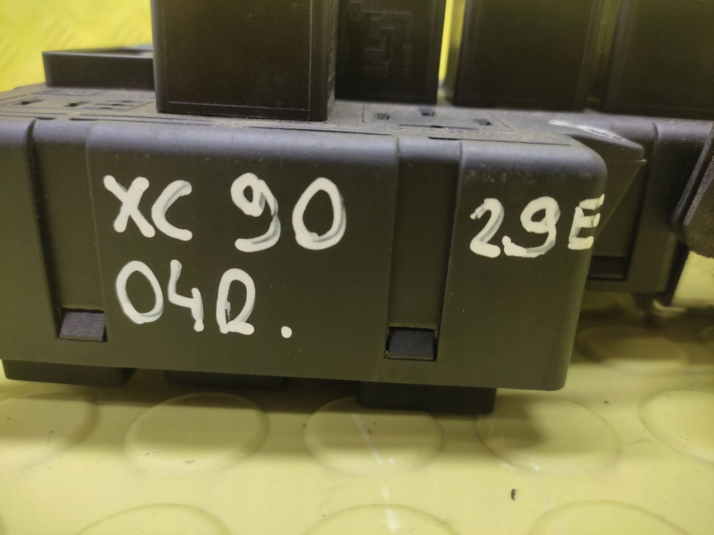VOLVO XC90 2.9 module compartment BSI 30728008
