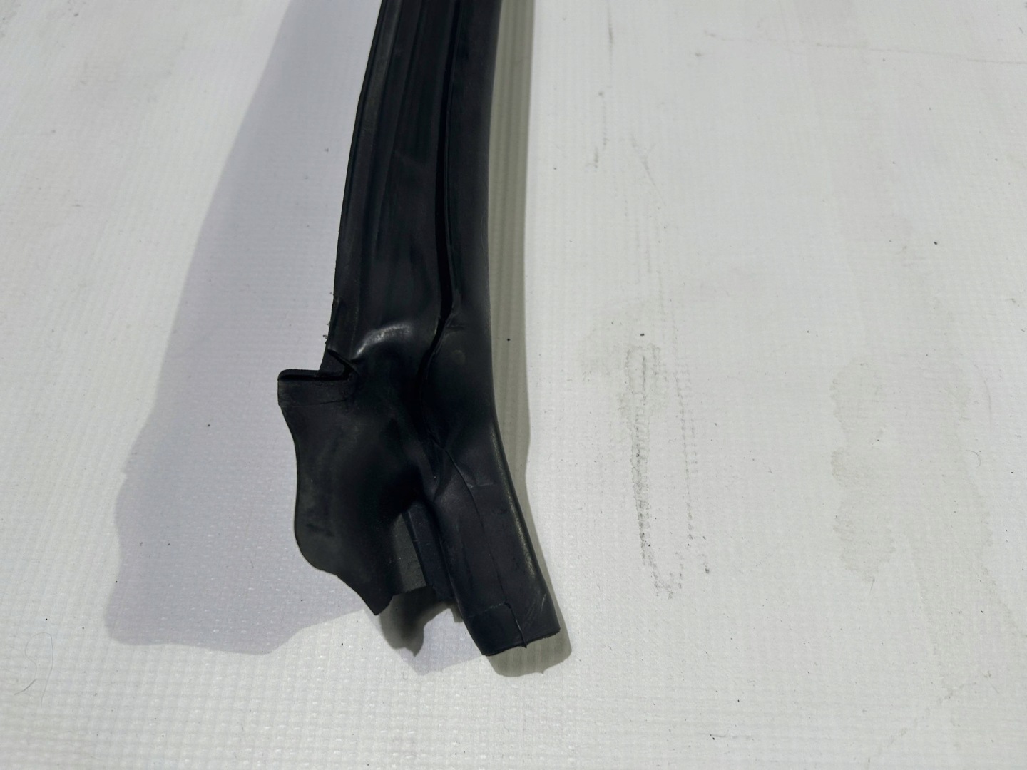 gasket door prawych right upper Dodge Challenger 2015r