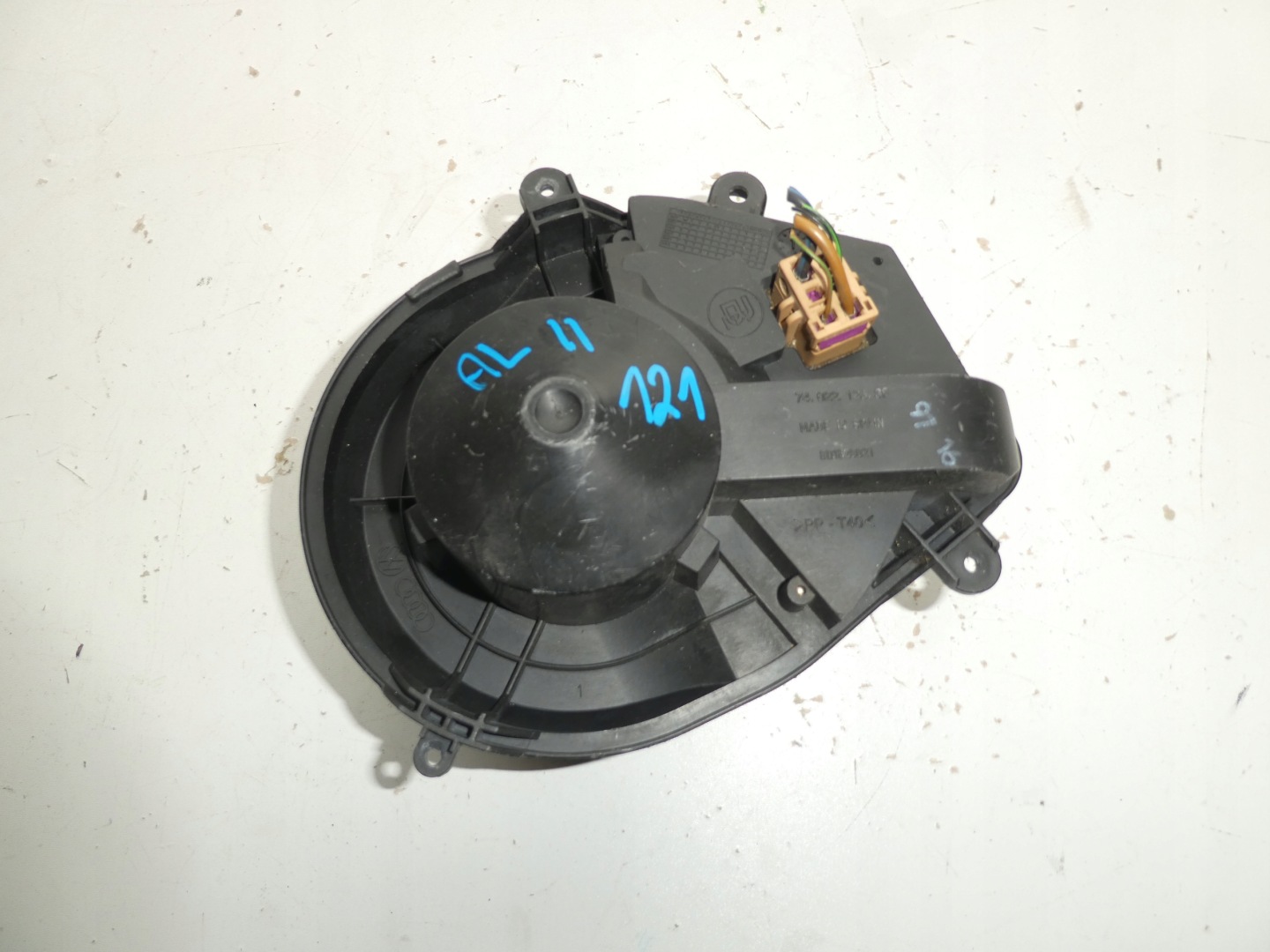 DMUCHAWA LUFT DES LÜFTERS AUDI A4 B5 740221233F