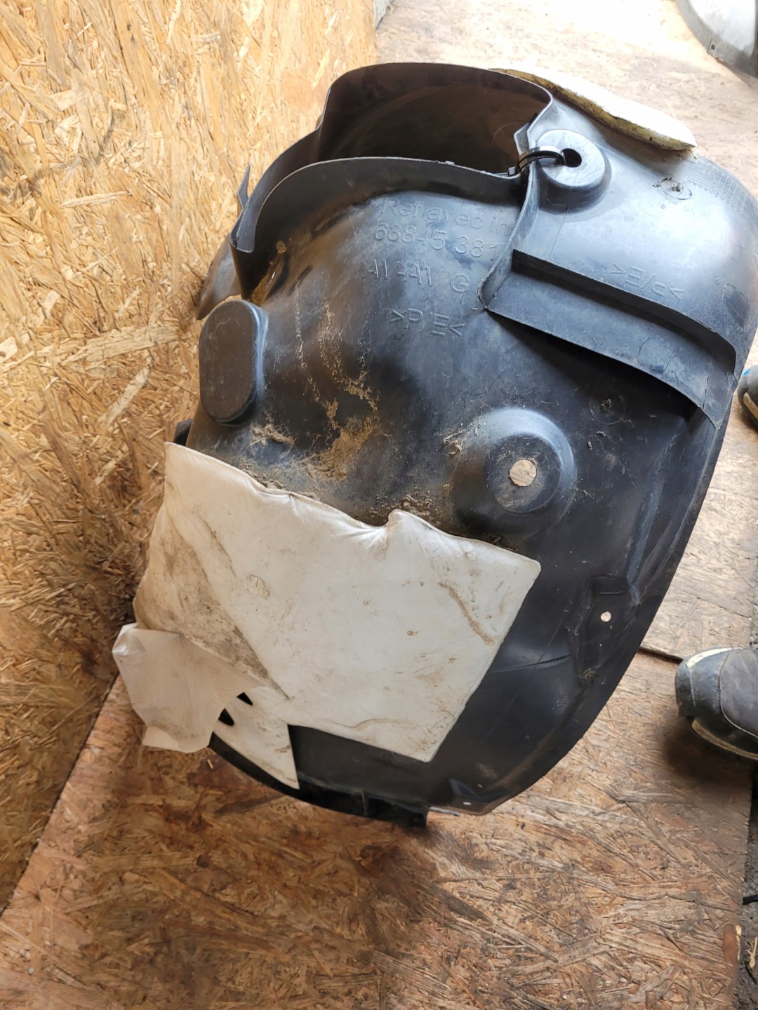 mudguard front front right RENAULT MEGANE III 3