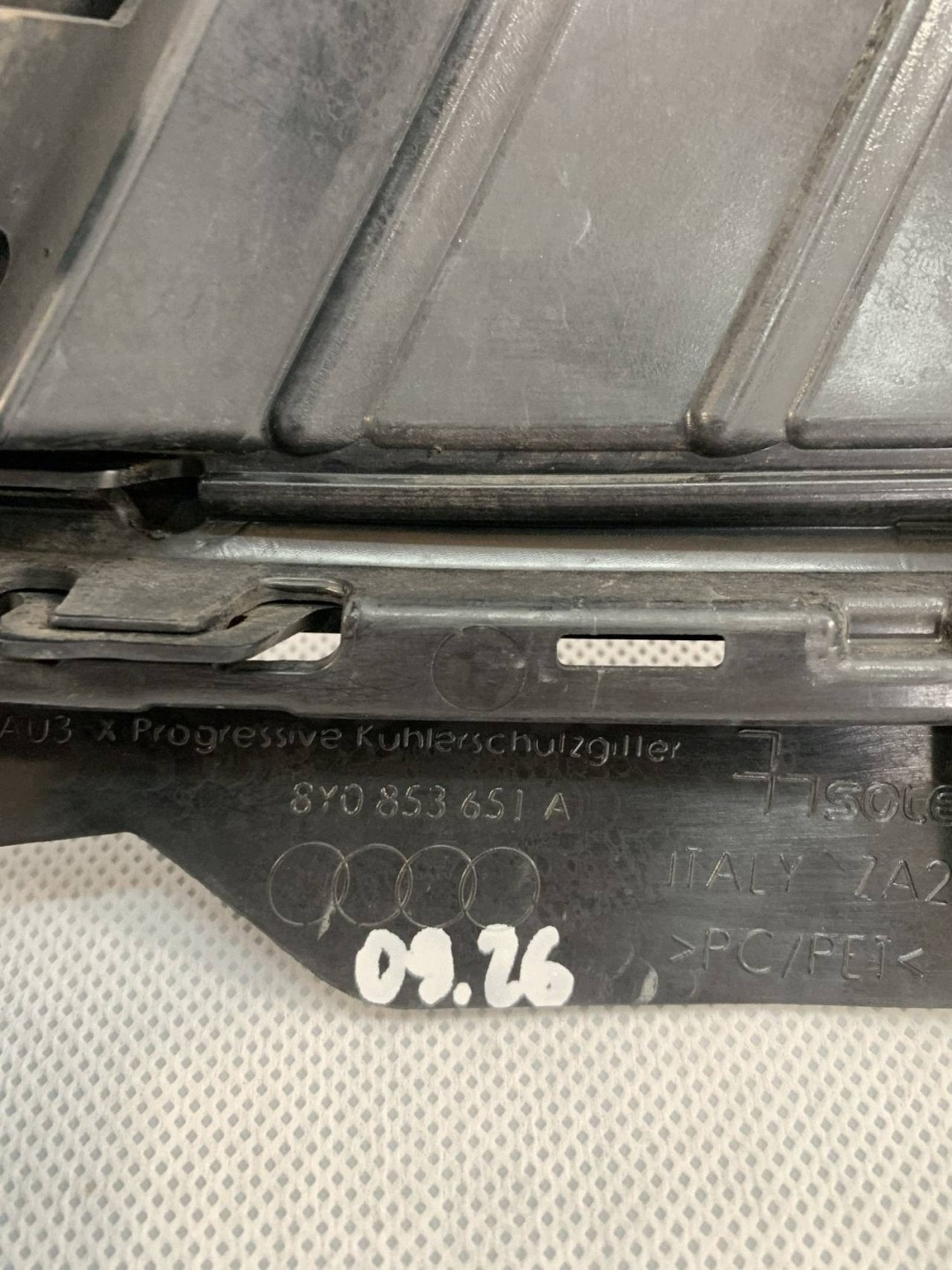 griglia Audi A3 20r PDC 8Y0853651A 09.26