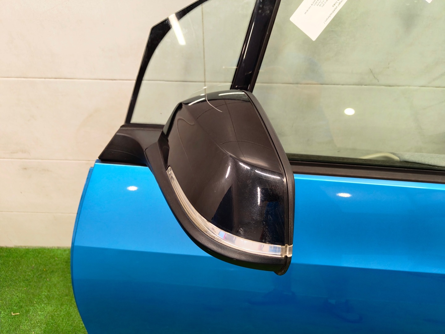 BMW i3 door left front mirror colour C04