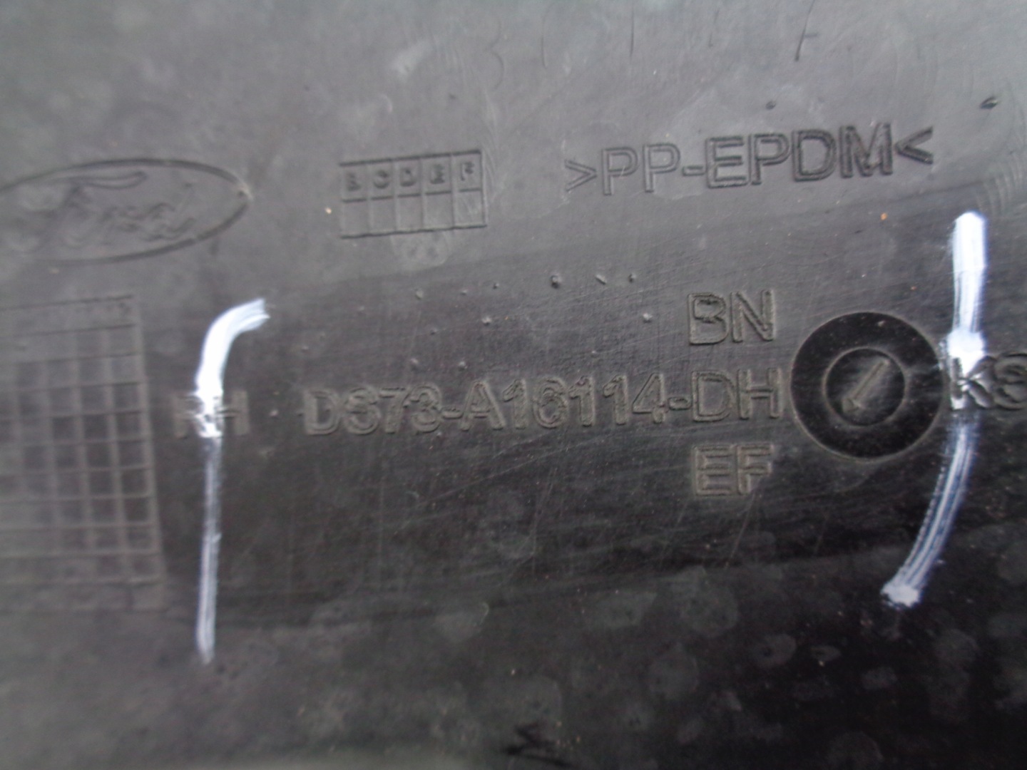mudguard right front FORD MONDEO MK5 15