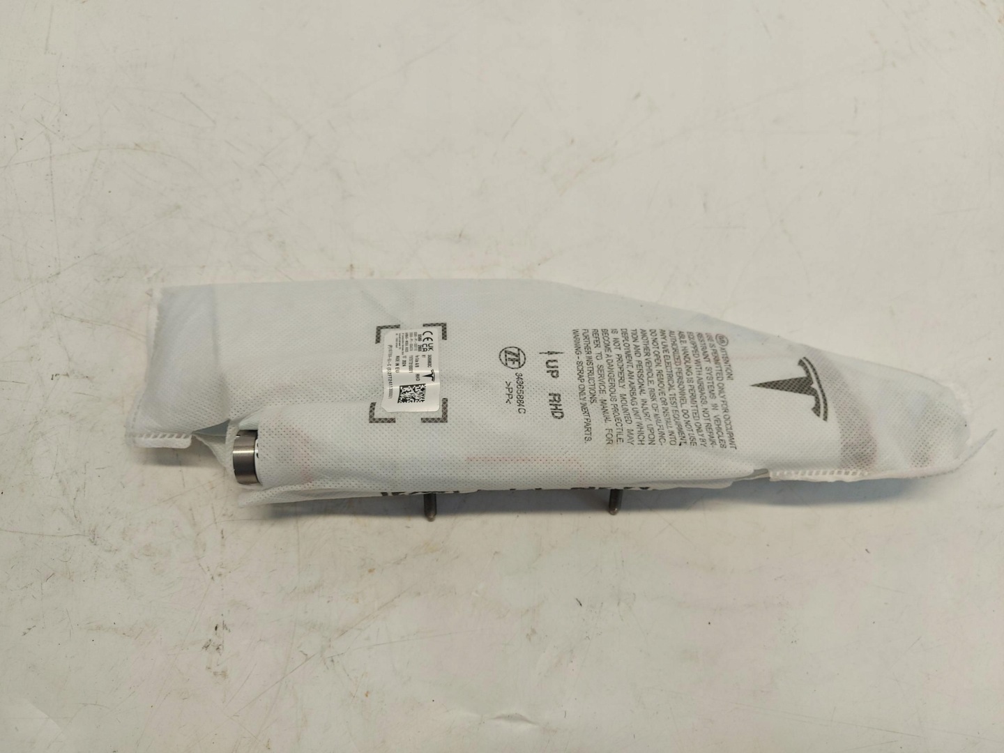 TESLA MODEL Y 2024r seat airbag right 1077834-EU-C