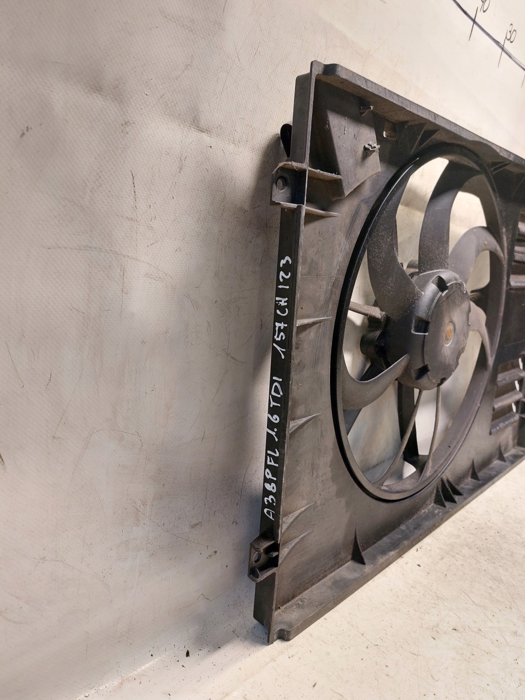 ventilátor chladiče AUDI A3 8P FL 1.6TDI