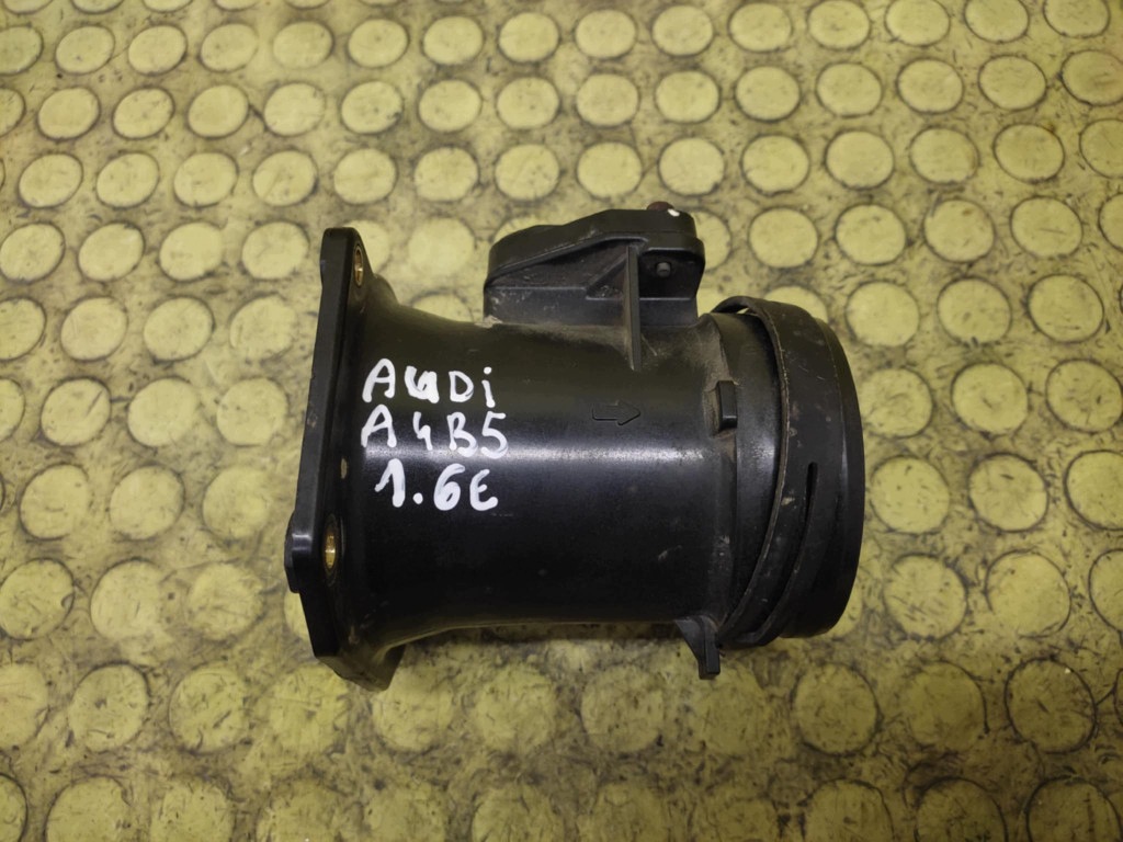 AUDI A4 B5 1.6 flow meter 058133471