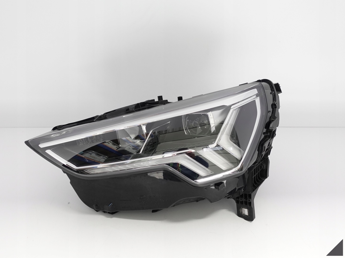 AUDI Q3 II 2 F3 83A 18- light FULL LED L B.LADNA