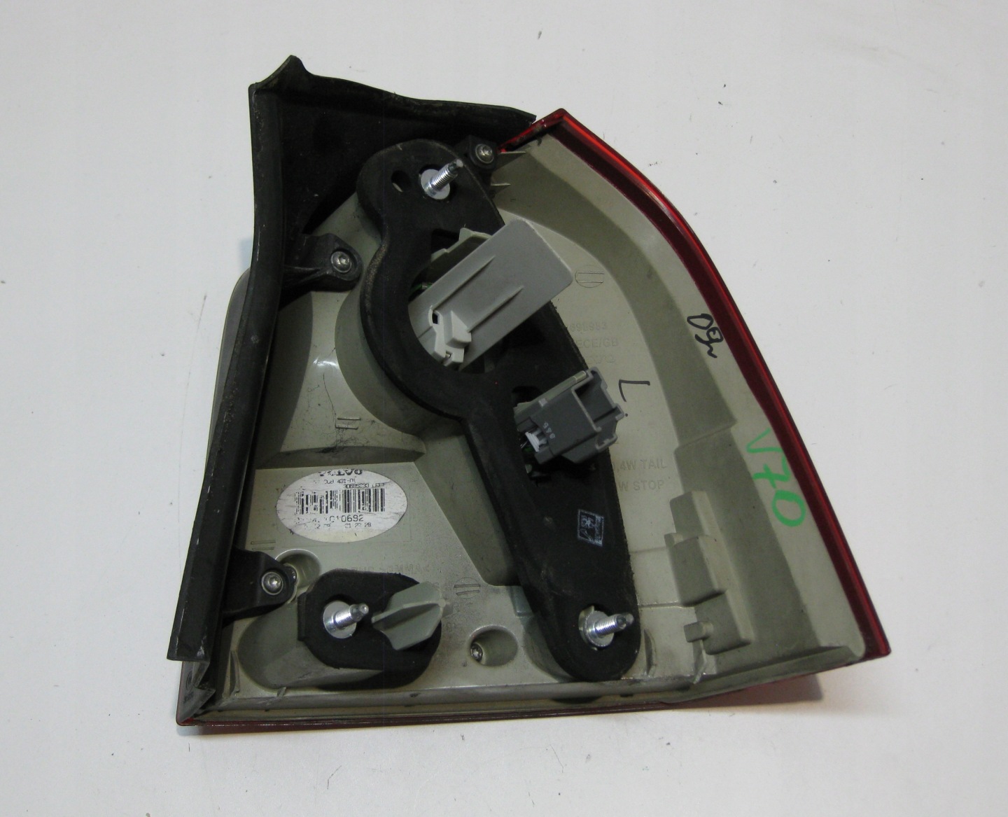 VOLVO V70 2.0 D 09R light left rear part 30698983