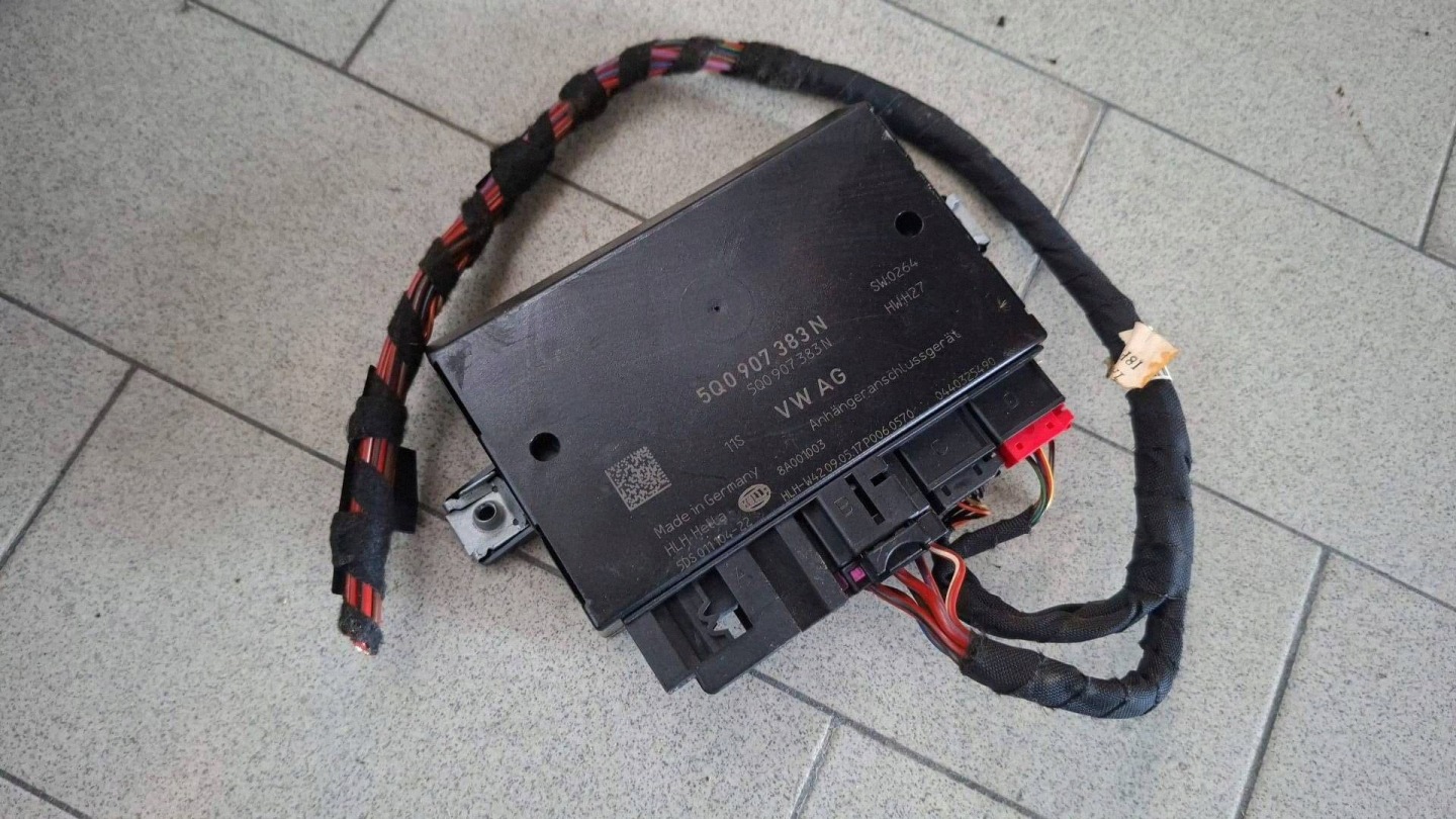 tow module button komplet VW Touran III 5TA803880 5Q0907383N