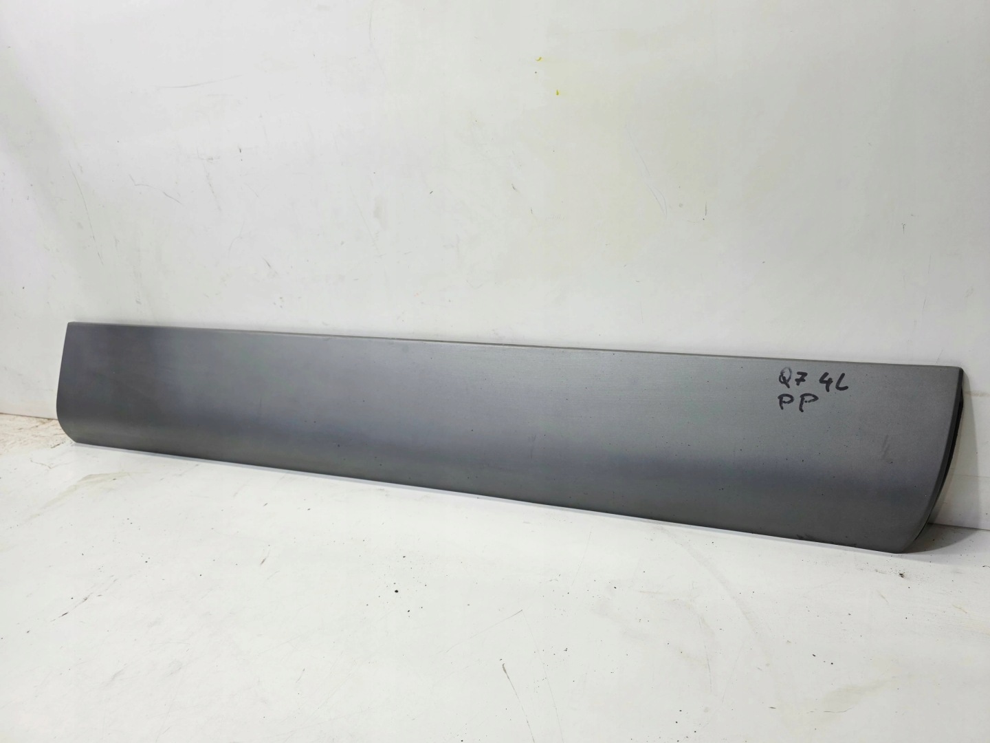 moulding lower door right front AUDI Q7 4L 4L0853960A/B