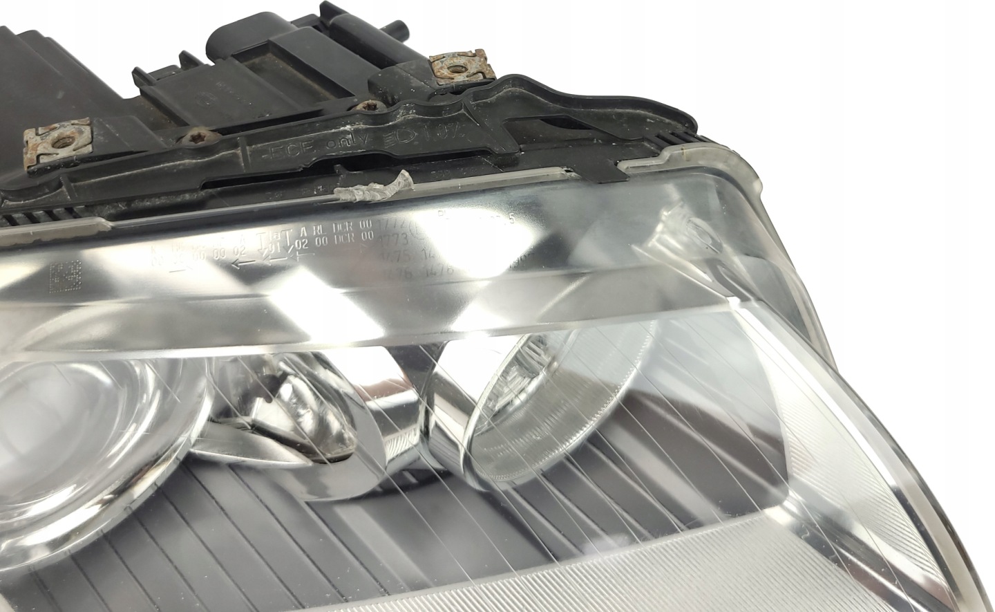 AUDI A8 D3 LIFT light front front right BI-XENON positioning LED 4E0941004BE