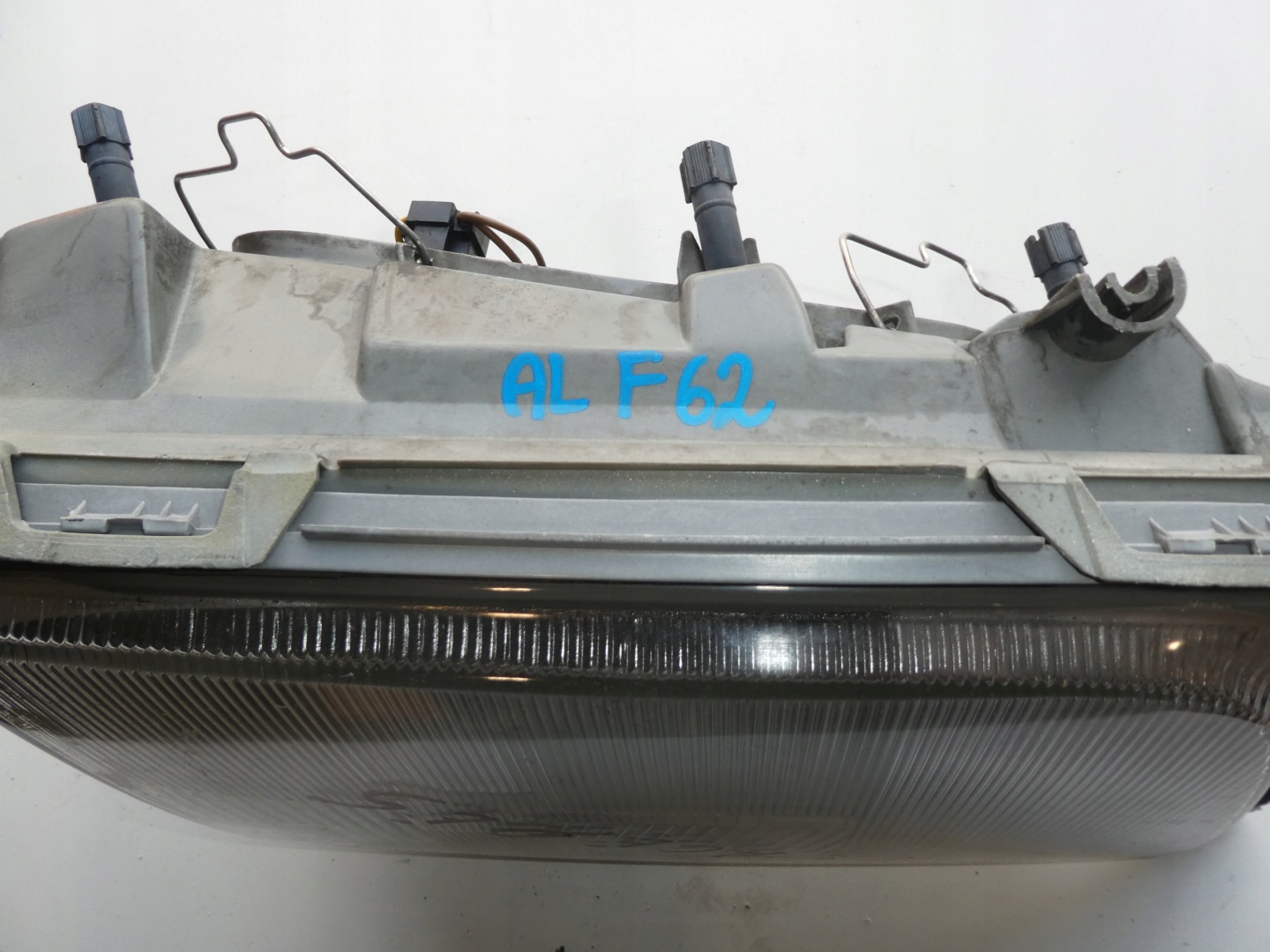 MERCEDES 124 light right front