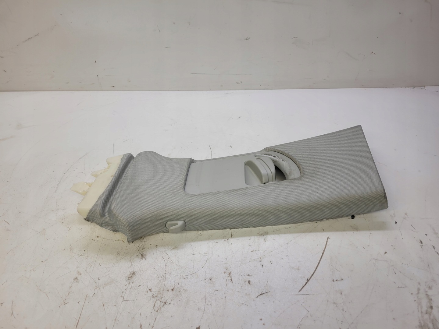 cover SLUPKA B left AUDI A4 B8 8K0867281C TB9