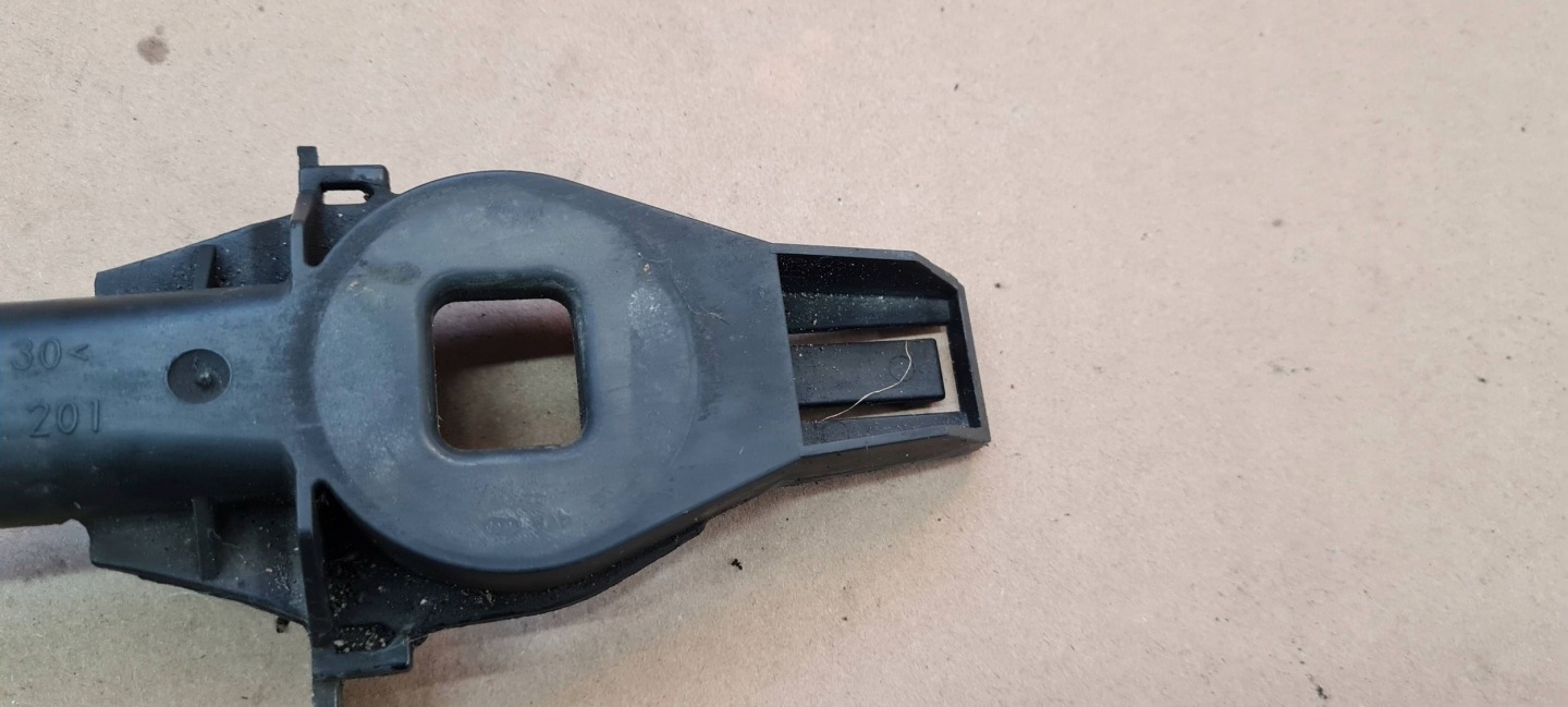 Q5 8R bracket hook holder radiator A5 A4 B8 8K0805201