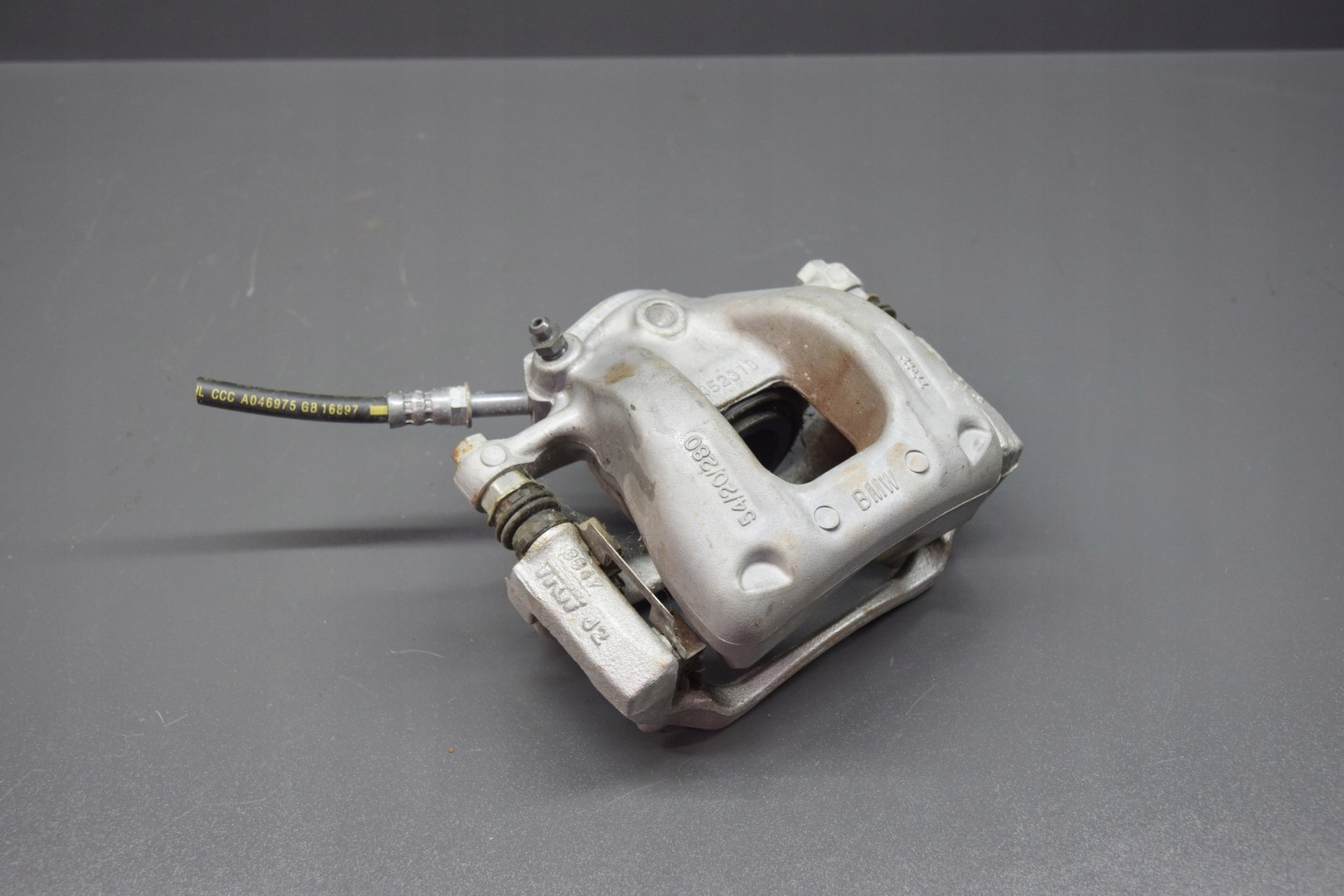 caliper pressure plate left front BMW i3 I01 8333km