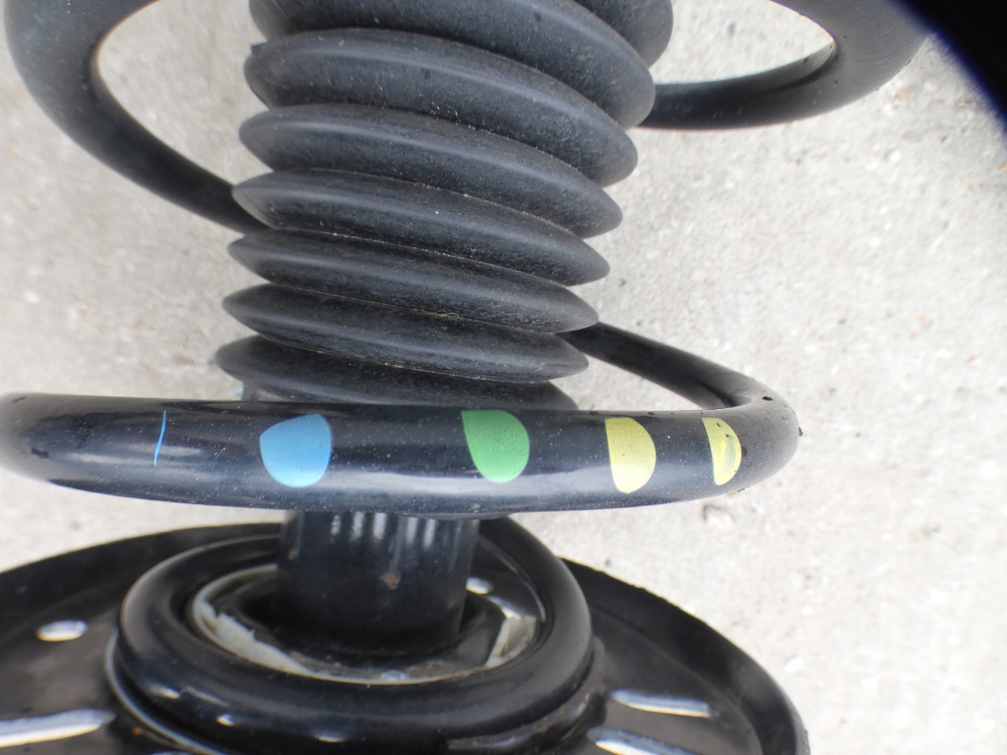 shock absorber front left CITROEN C5 AIRCROSS 9833696680