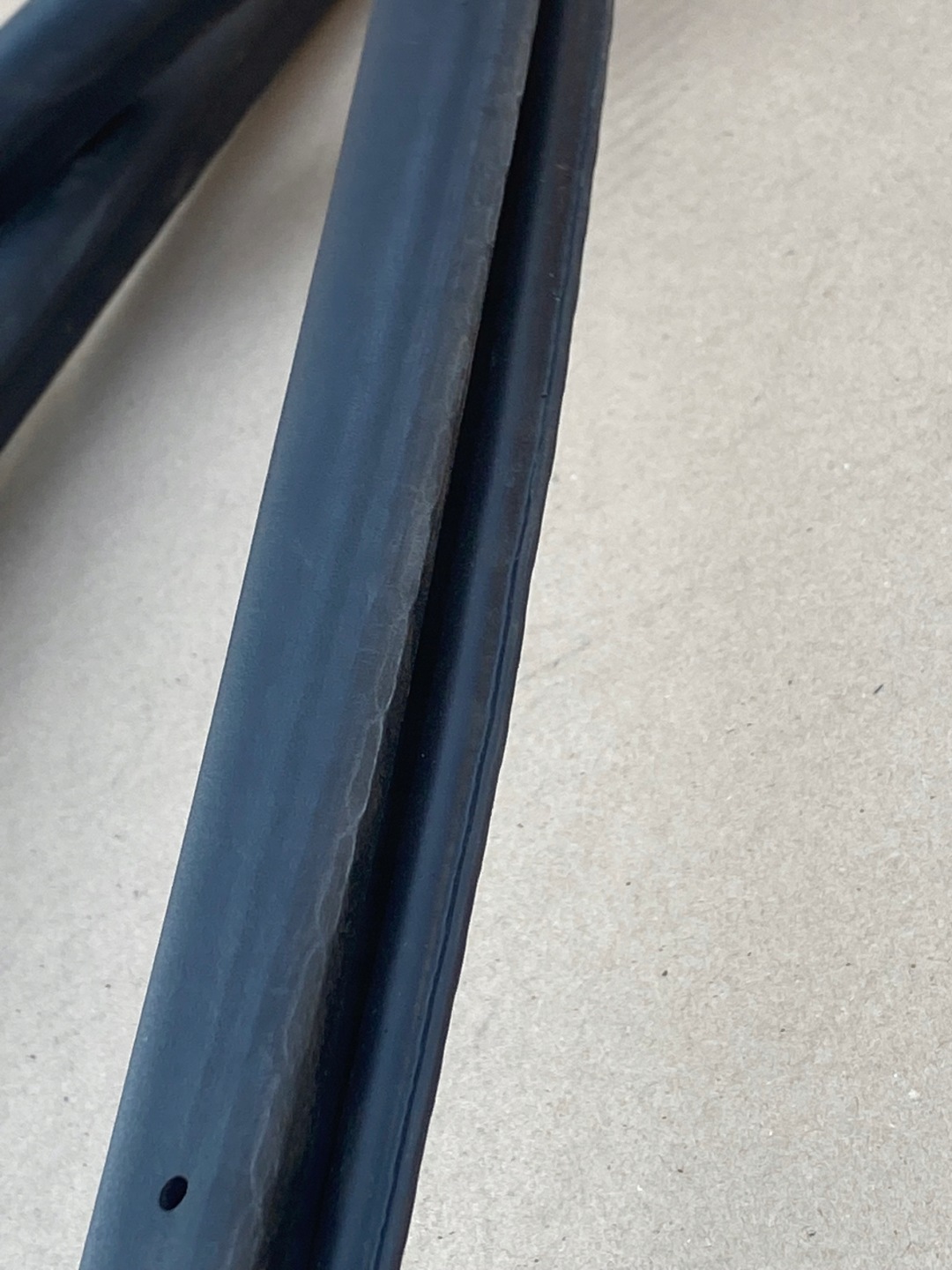 gasket door left front VOLKSWAGEN TOURAN 1