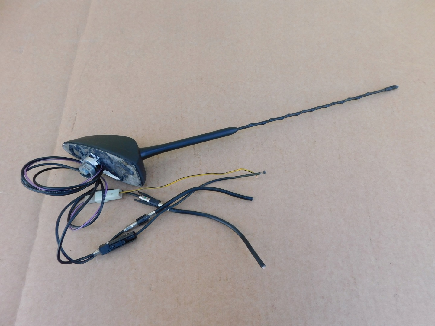 Mercedes Sprinter 906 VW Crafter antena dach z GPS 3 kable OEM