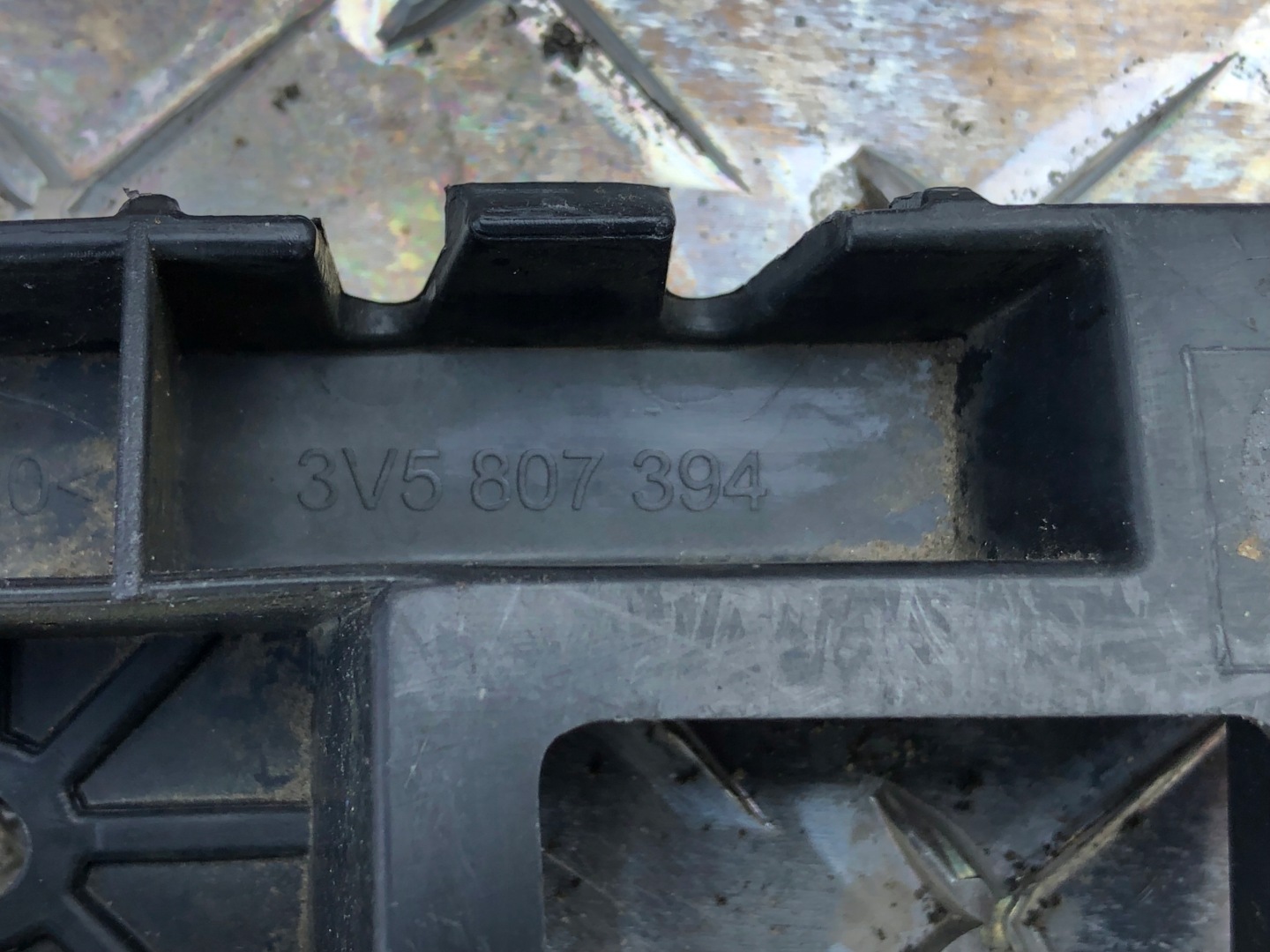 bumper bracket right rear part SKODA SUPERB III