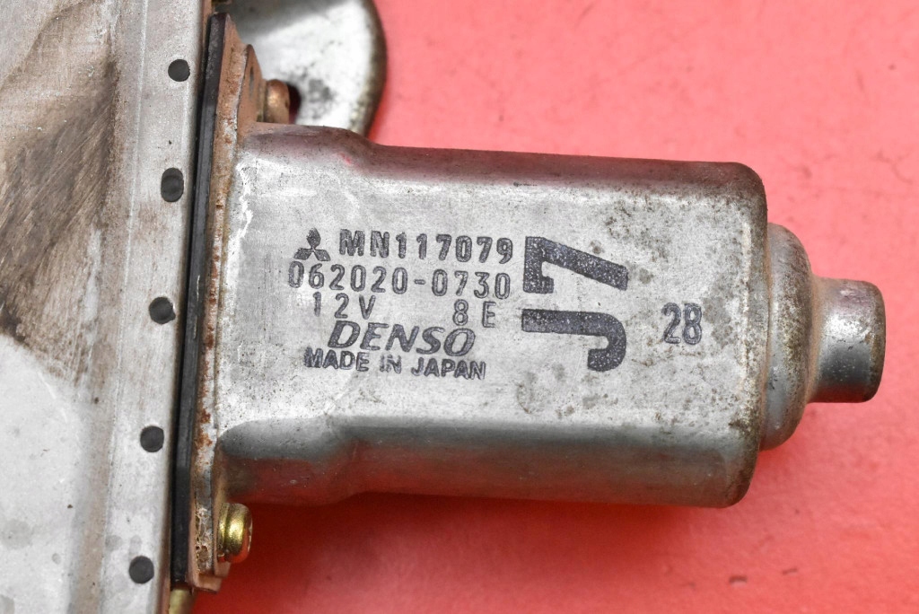 window regulator left front EU MN117079 MITSUBISHI PAJERO 3 III LIFT 03-06