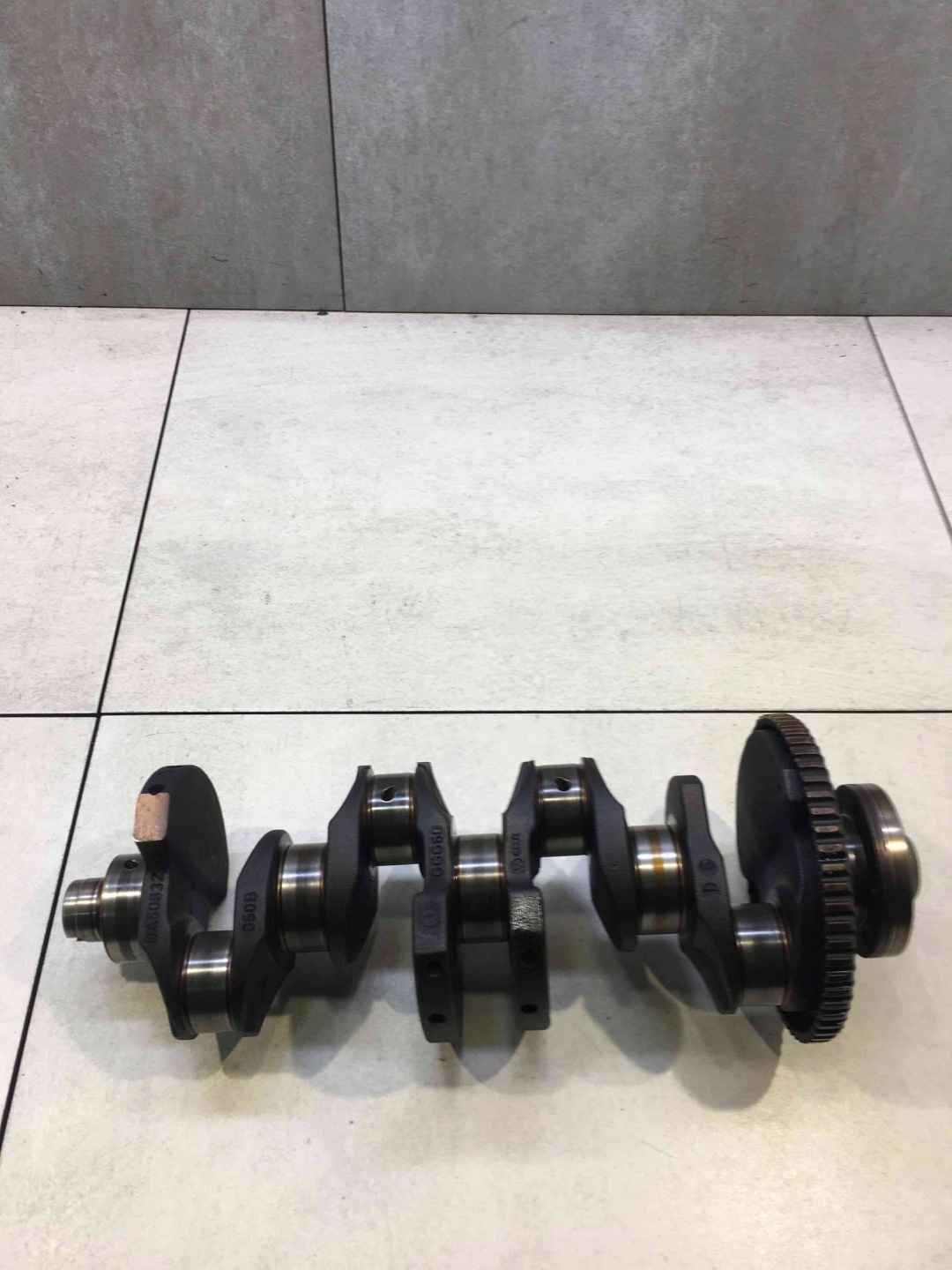 crank AUDI A4 B5 1.6 ADP 050105189