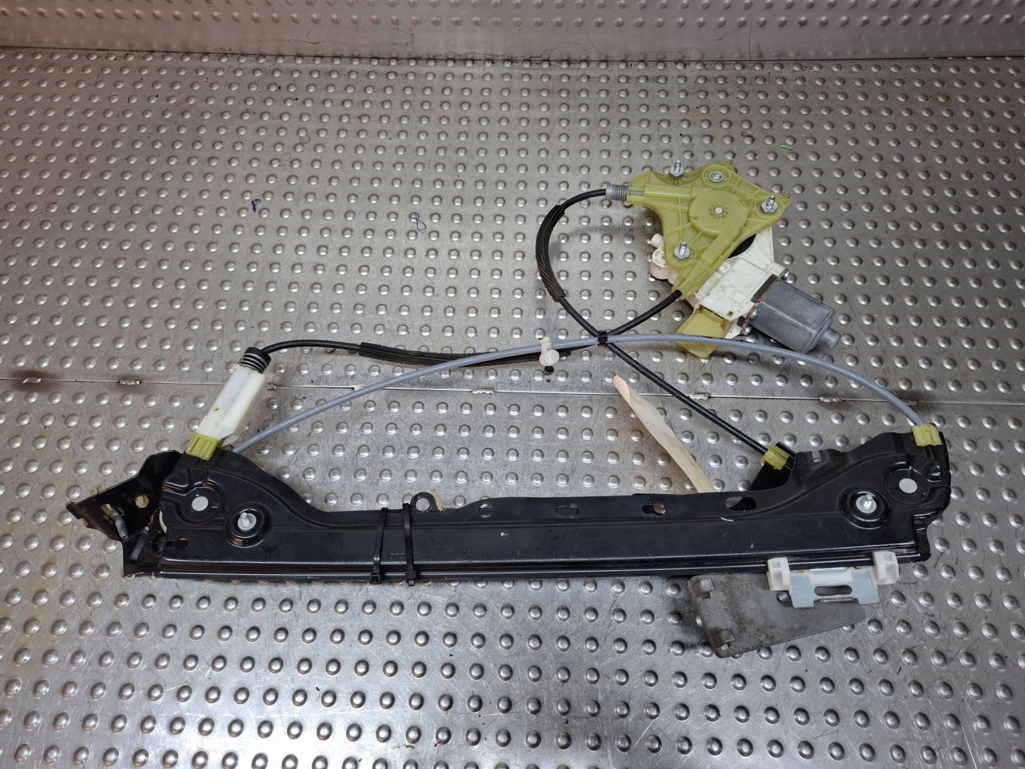 window regulator left front 7191117 BMW 3 E93 E92