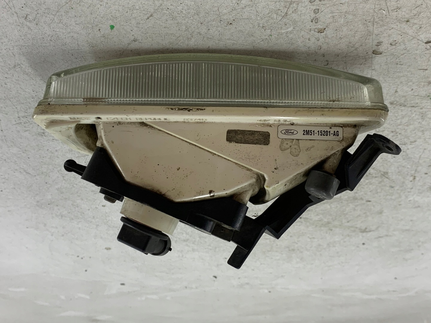 FORD FOCUS MK1 fog light left front 2M5115201AG