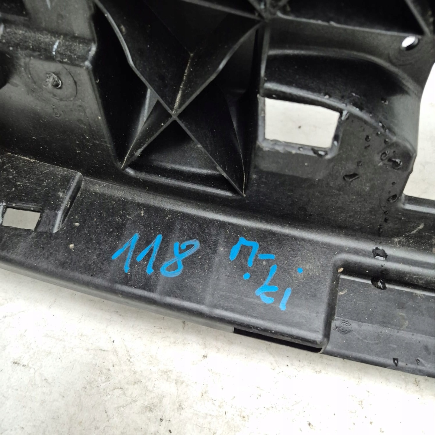 RENAULT KANGOO III ELEKTRYK 21- front panel, wall upper GRILLA 620365283R