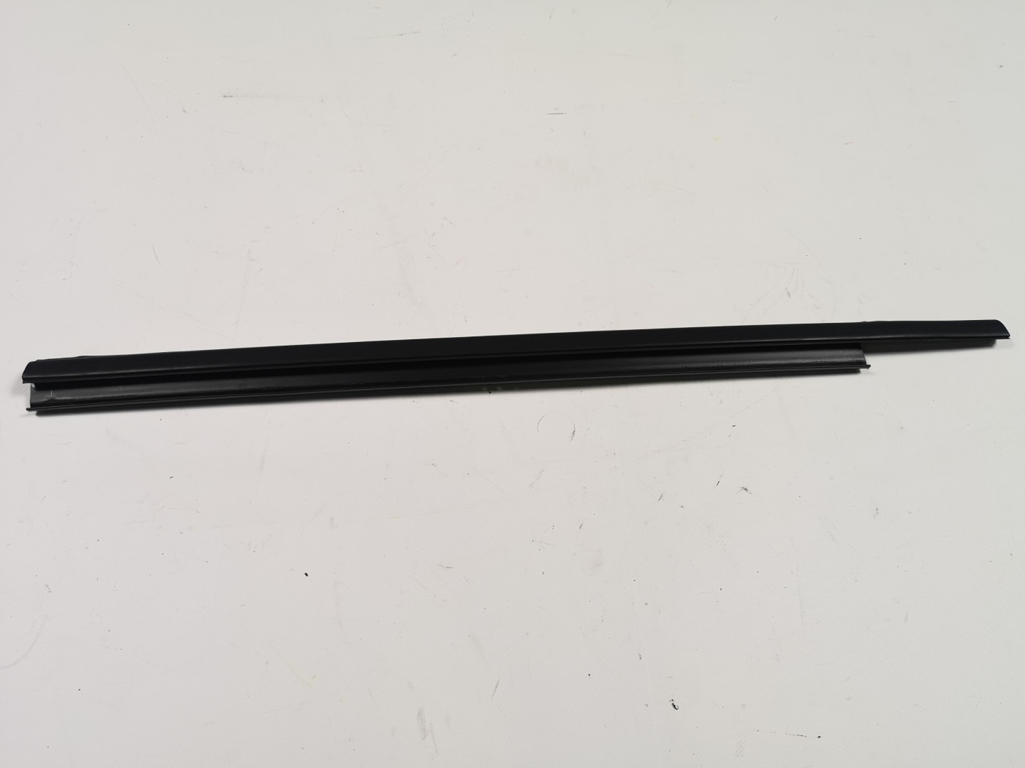 moulding dust door rear part P Ford Explorer 16