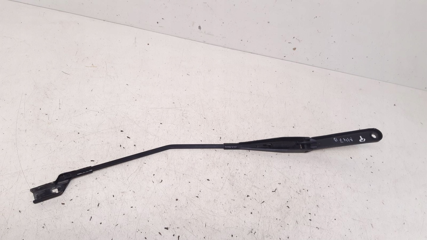 wiper arm right Ford Fiesta MK7 1,25i