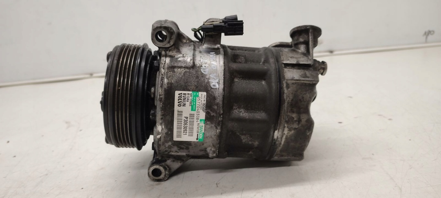 compressor of the air conditioning compressor; Volvo V70 2,4D