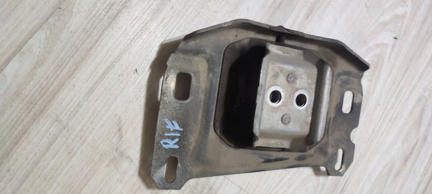 gearbox mount Peugeot Rifter 9673768480
