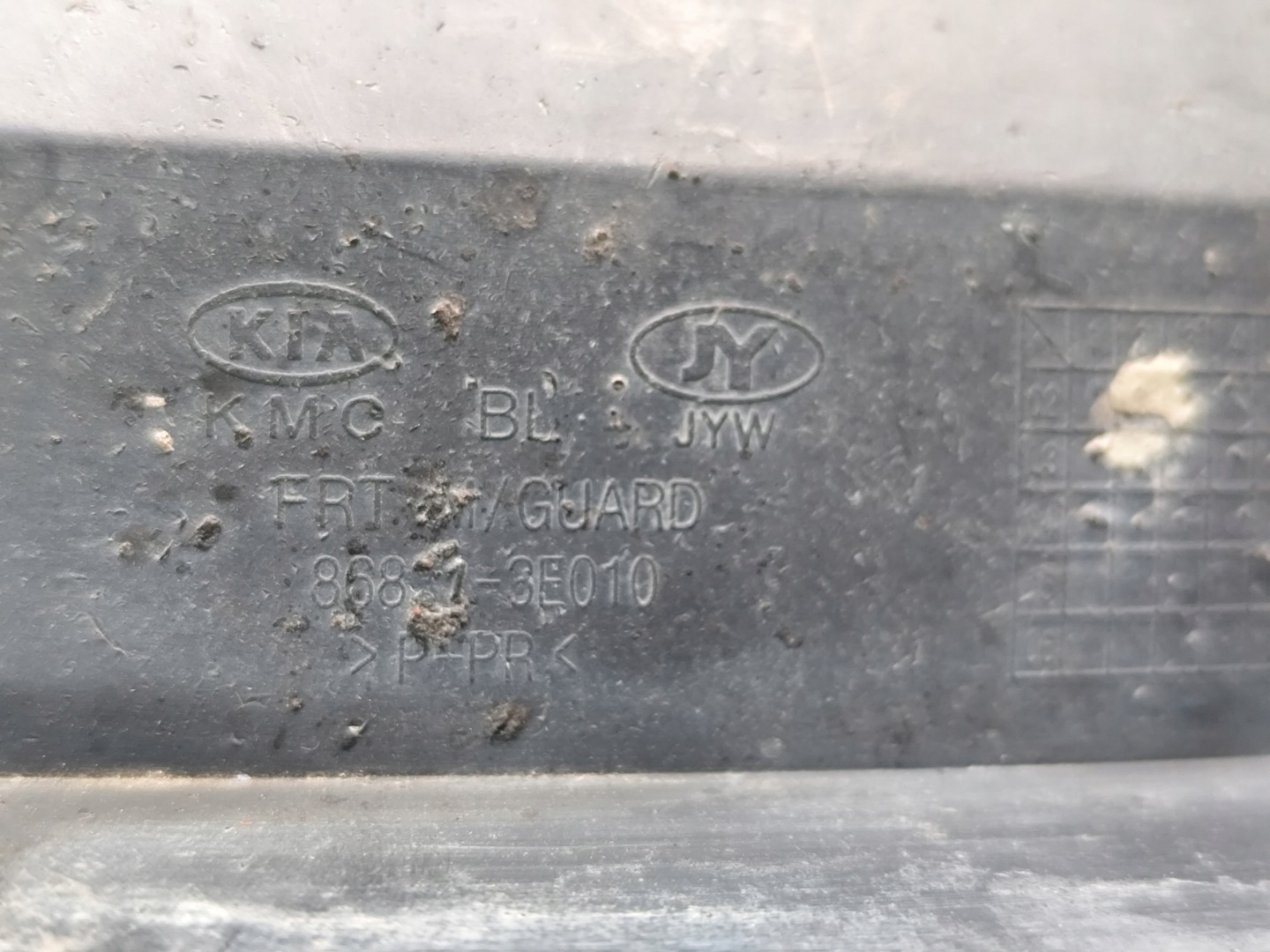 KIA SORENTO e 2005 paraspruzzo Anteriore sinistra