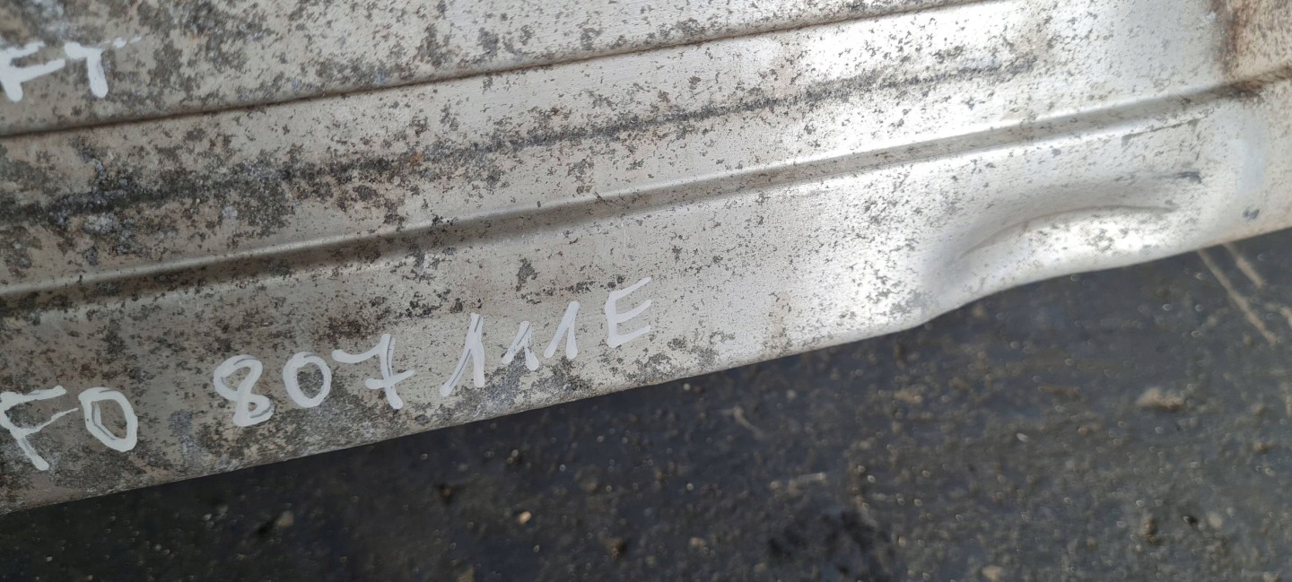 A6 C6 LIFT sider pillar of a bumper front 4F0807111E