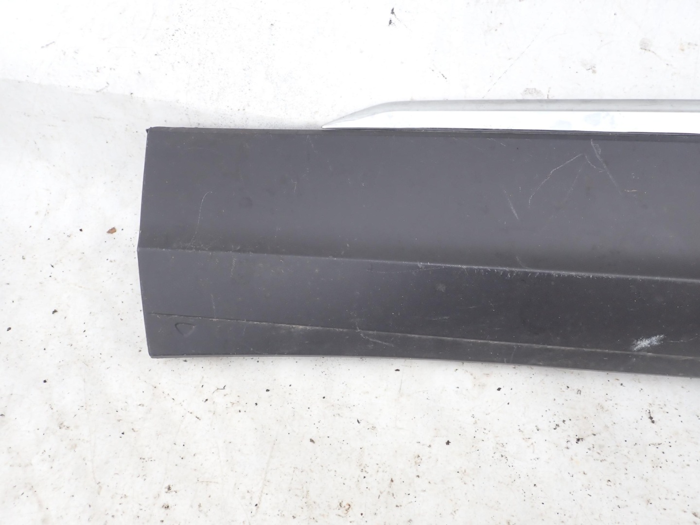 VW TIGUAN II 5NA moulding door left front front