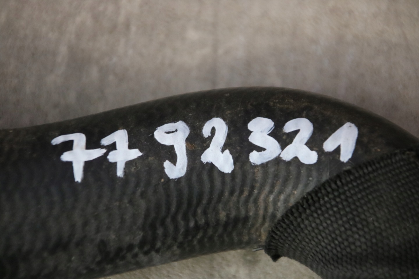 BMW 5 E60 E61 535d M57N cijev crijevo prijenos vode 7792321