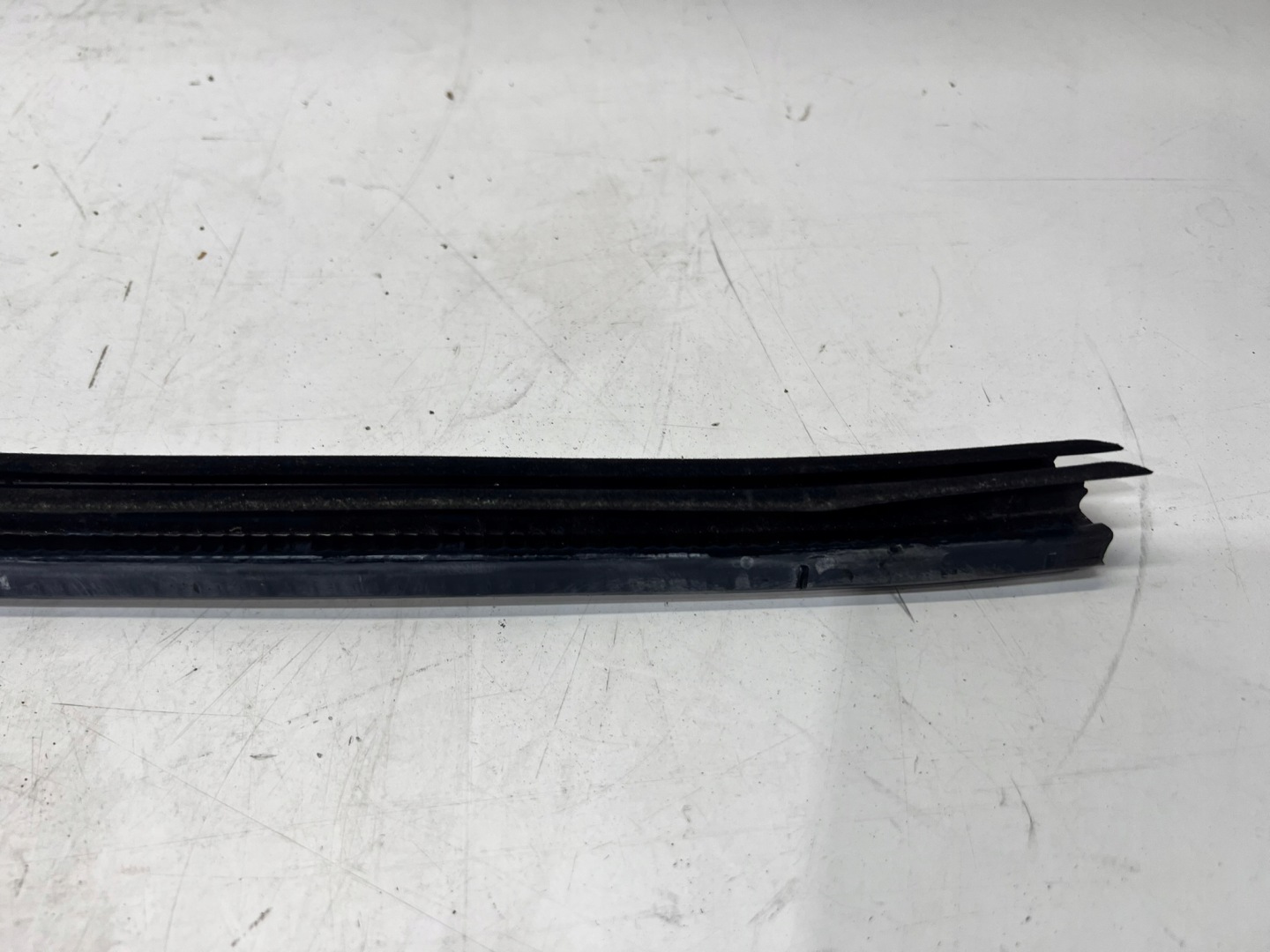 gasket door windows left rear part AUDI Q5 FY 80A839479