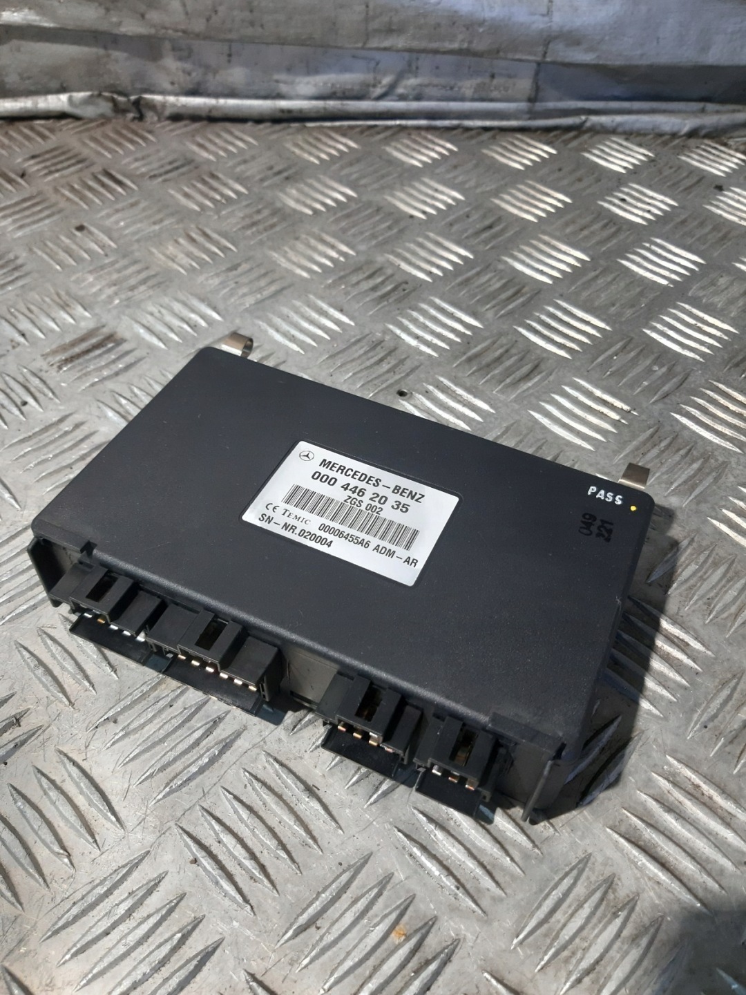control unit MERCEDES 0004462035 ZGS002