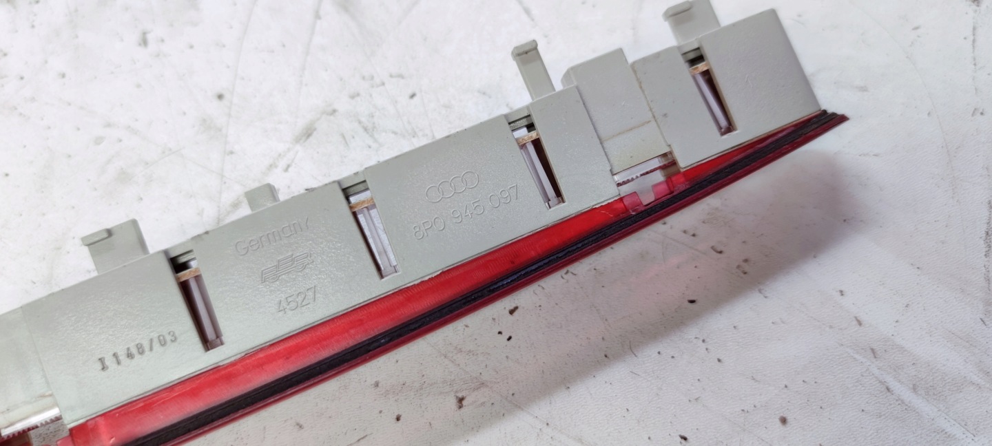 light STOP STOPU AUDI A3 8P LIFT 3 D 8P0945097