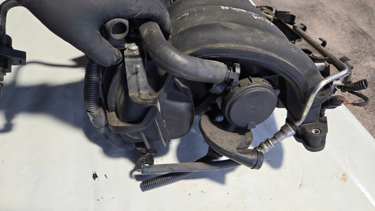 BMW OE 7526560 intake manifold