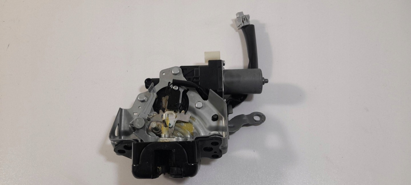 Toyota Corolla E21 Kombi lock bonnet boot 1638000790 (ZB324)