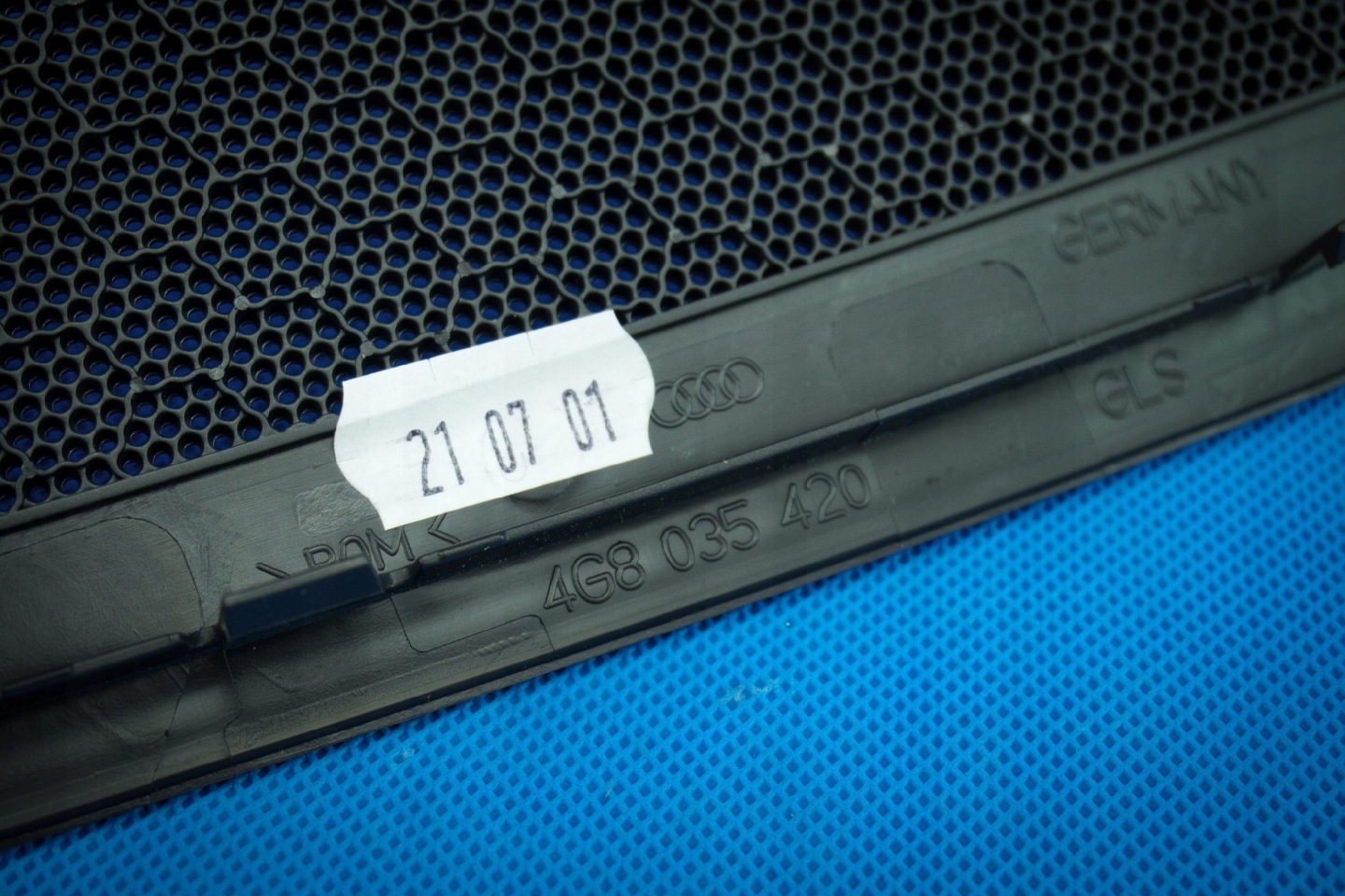 mřížka repráku dveře předek Audi A7 RS7 4G8035420