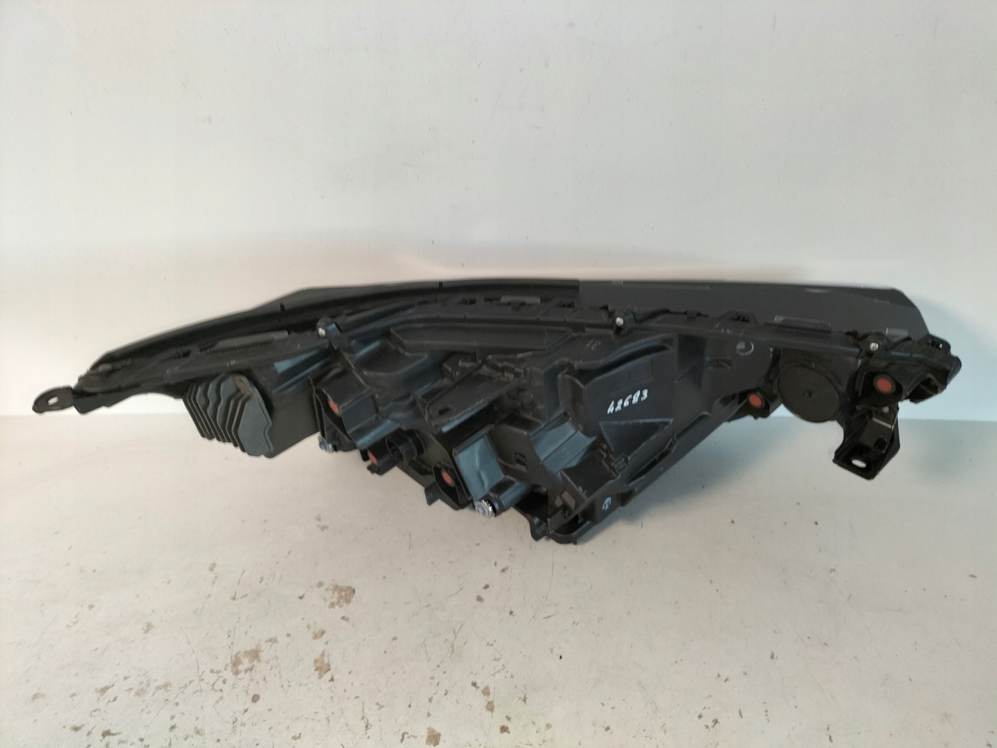 light front reflektor left TOYOTA BZ4X EA10 22- FULL LED