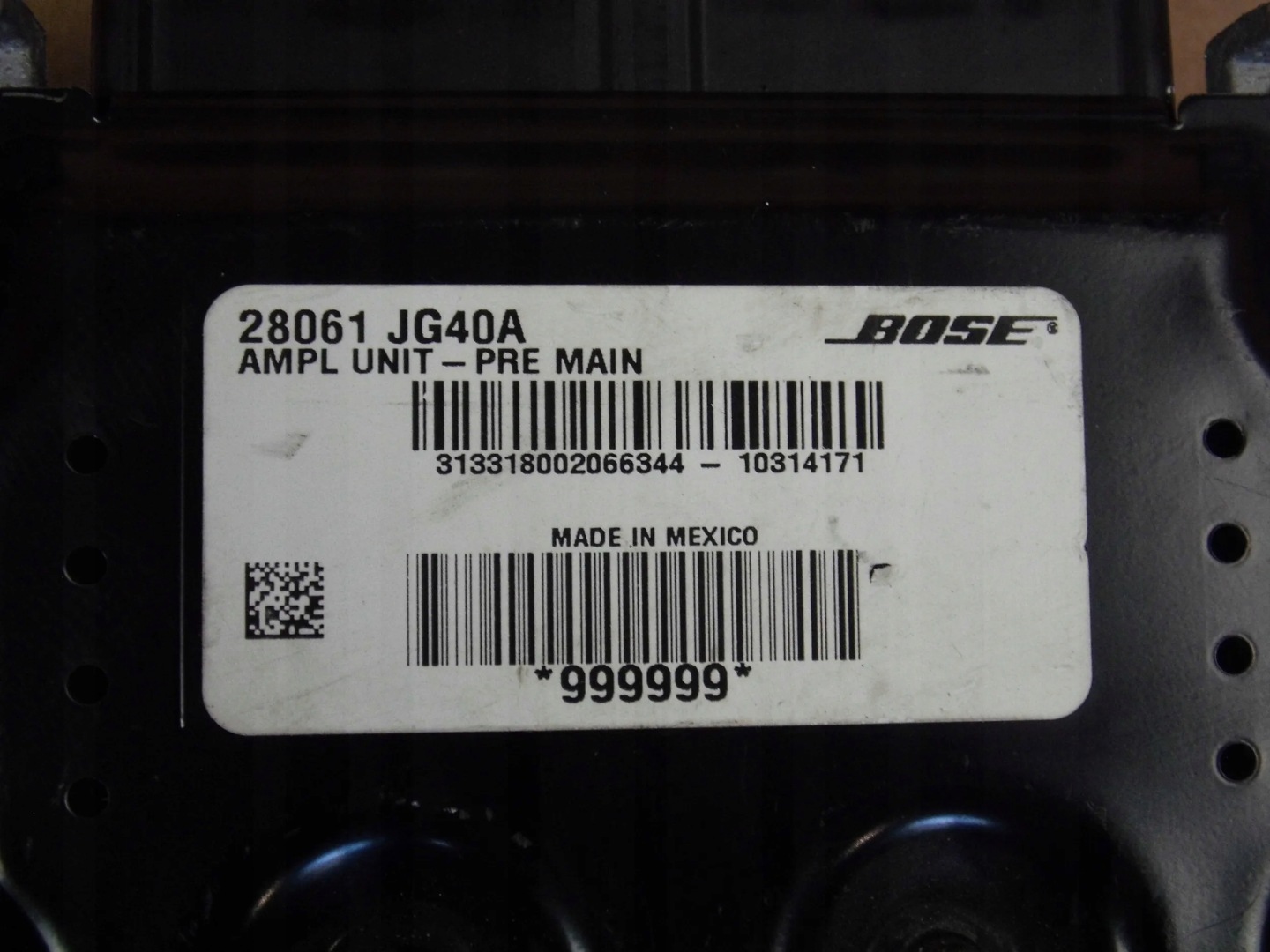 Nissan X-Trail T31 amplifier BOSE 28061 JG40A