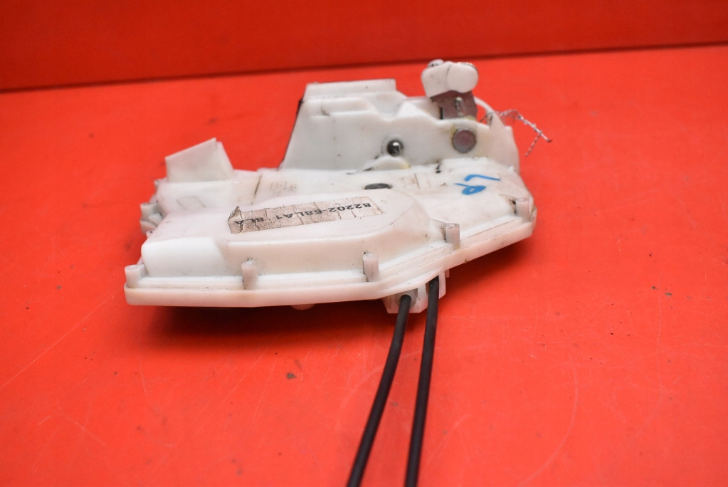lock door left front front EU 82202-68LA1 SUZUKI SWIFT 5 V 10-15